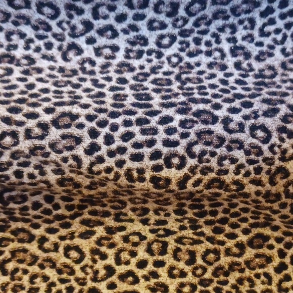 MICHAEL KORS, WOMENS LEAPORD PRINT BLOUSE, 3/4 LENGTH SLEEVES. - Picture 2 of 6